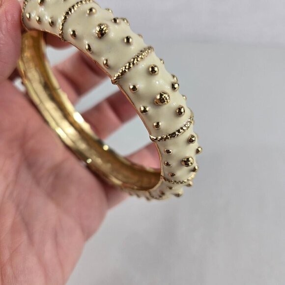Lilly Pulitzer Bracelet Gold Plated Cream Enamel Sea Urchin Bangle VTG Signed - Picture 6 of 14